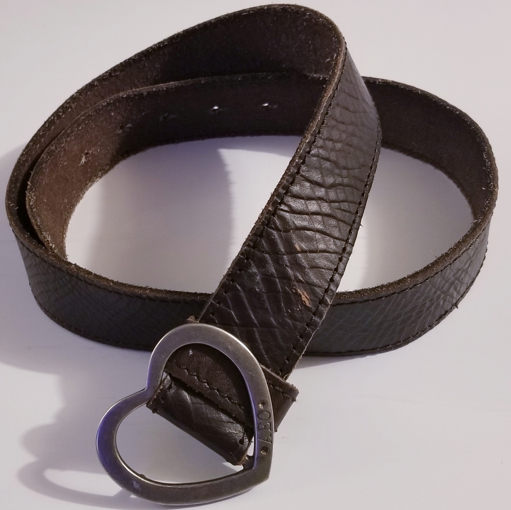 DONATEDAmerican Eagle Outfitters Heart Buckle Belt